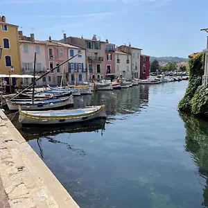 https://appart-cosy-venise-provencale.fr-provencehotel.com